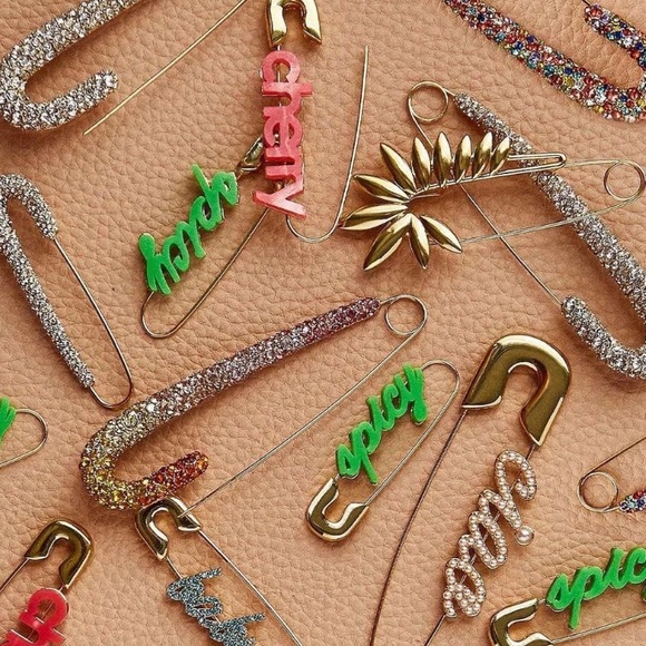 ⭐️ 2/$24 Fancy Gold Safety Pin Earrings ⭐️ - Picture 2 of 5